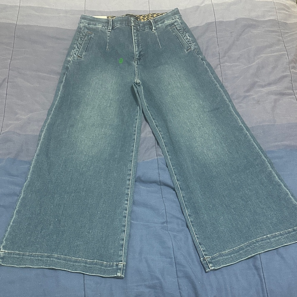 Stylish Wide-Leg Jeans in Denim Blue